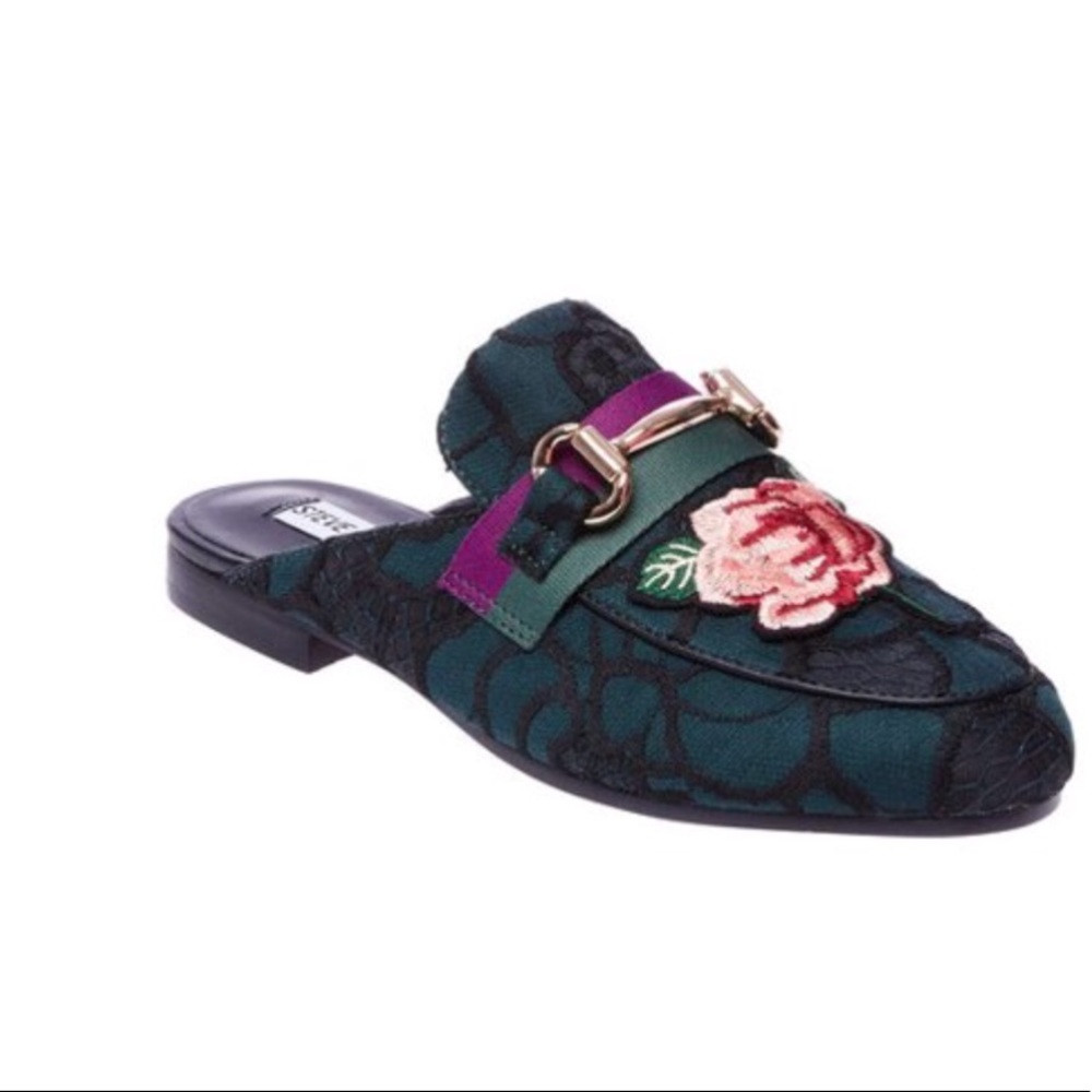 (My $13 deals) Worn Steve Madden Kano Slide size 7
